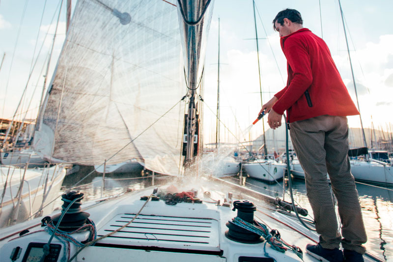 Como realizar el mantenimiento básico de las embarcaciones