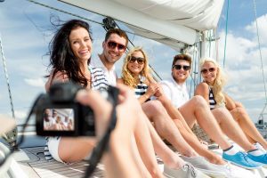 excursión en barco con amigos