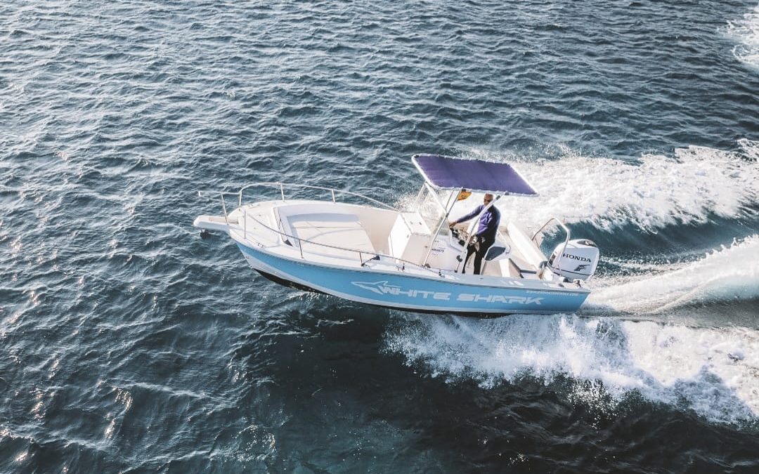 Do you need a licence to rent a boat?